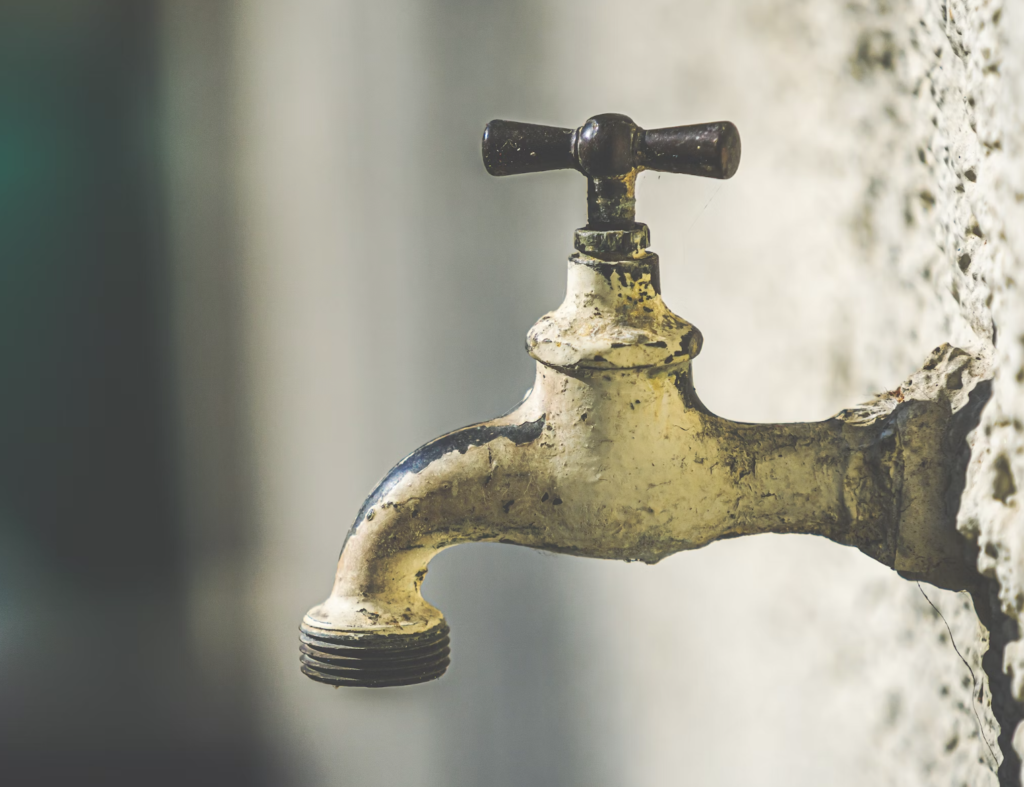 water valve shut off for winter plumbing maintenance